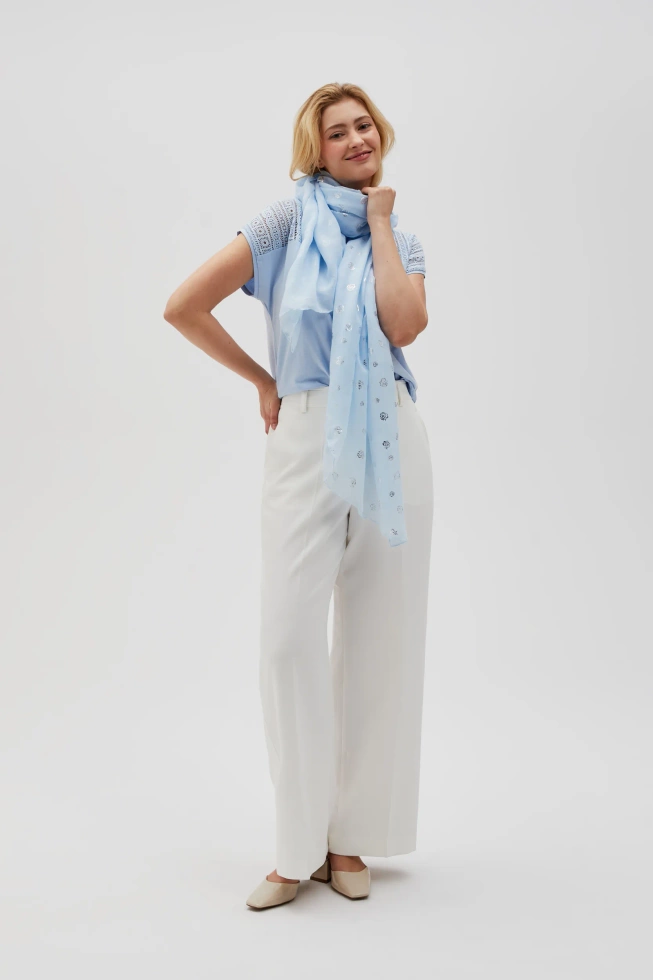 Szal ze srebrnym nadrukiem błękitny