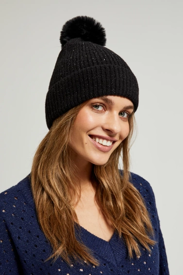 Czapka z pomponem czarna