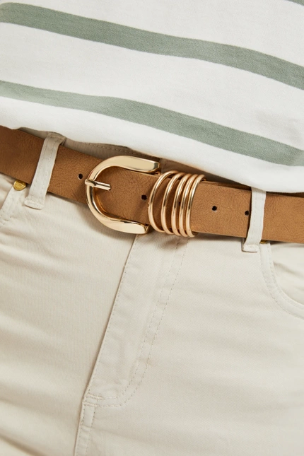 Pasek ze złotą klamrą beżowy