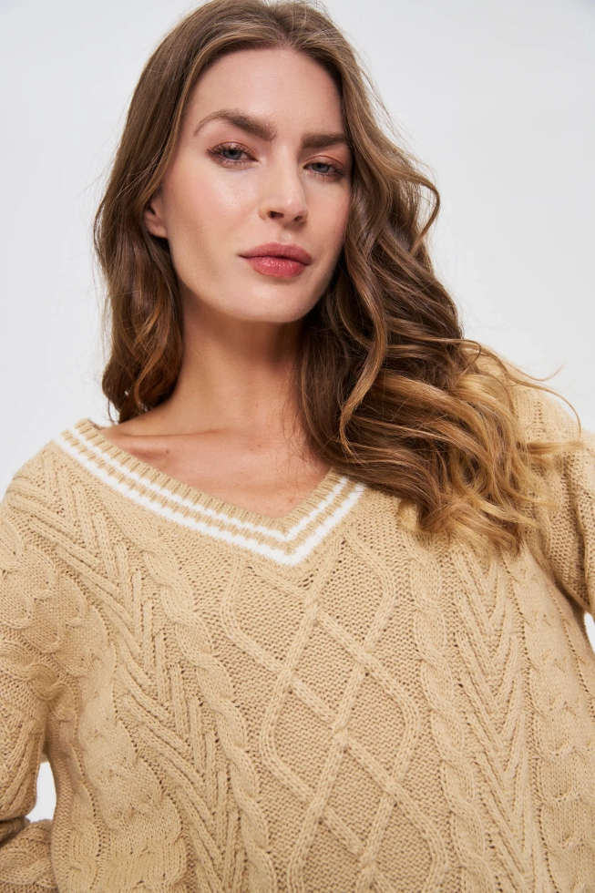 Sweter z dekoltem w serek beżowy