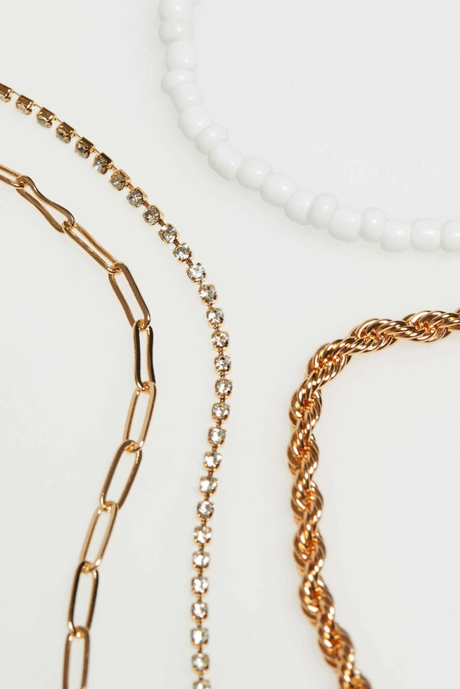 Zestaw 4 eleganckich bransoletek