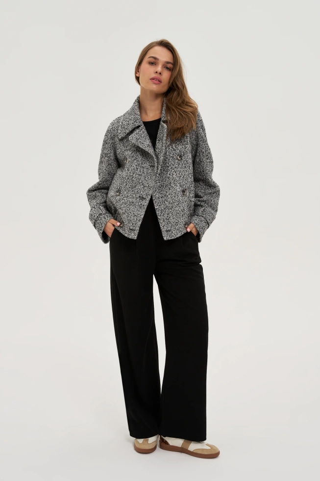 Krótki płaszcz czarno-biały