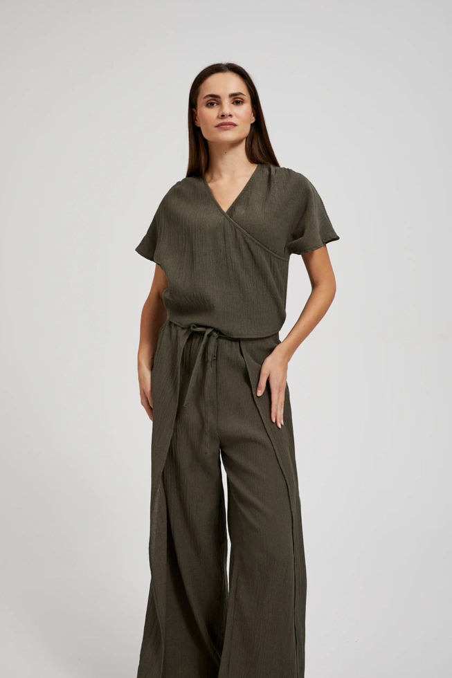 Koszula z dekoltem w serek i krótkimi rękawami oliwkowa