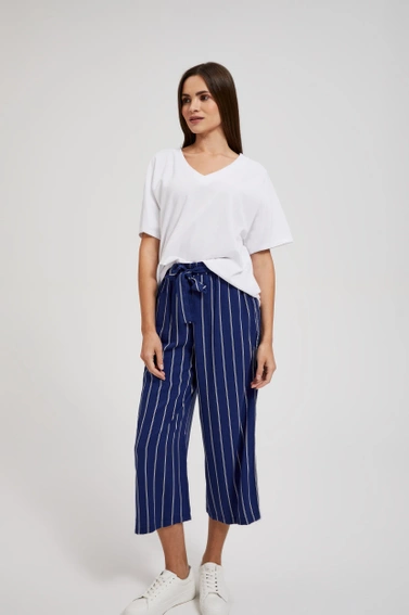 Bluzka damska z dekoltem w serek biała