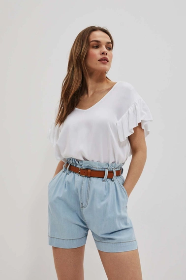 Szorty z wysokim stanem i paskiem