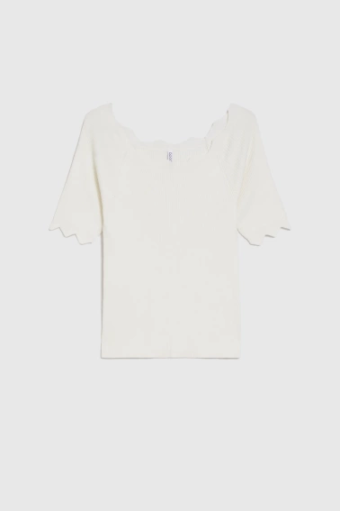 Dopasowany sweter biały 