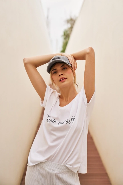 T-shirt z napisem biały