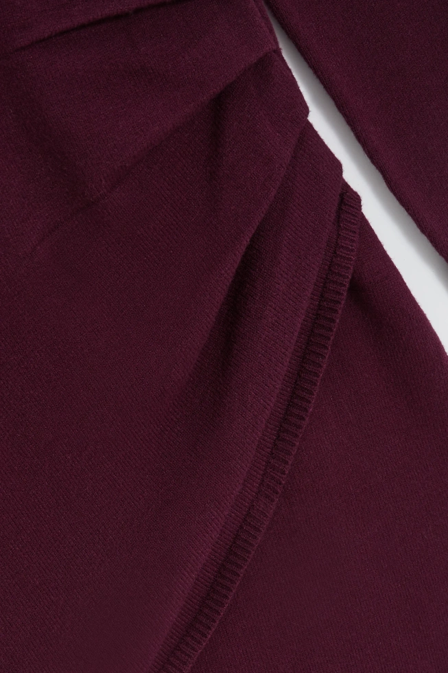 Dzianinowa sukienka burgundowa