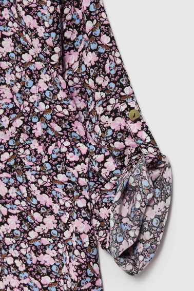 Koszula z kwiatowym printem i podwijanymi rękawami granatowa