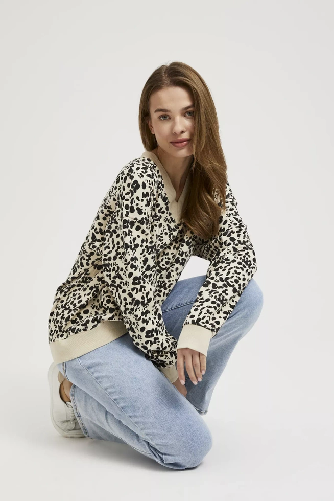 Wzorzysta bluza z dekoltem w serek i długimi rękawami beżowa