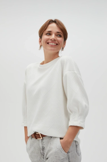 Bluza ze strukturalnego materiału biała