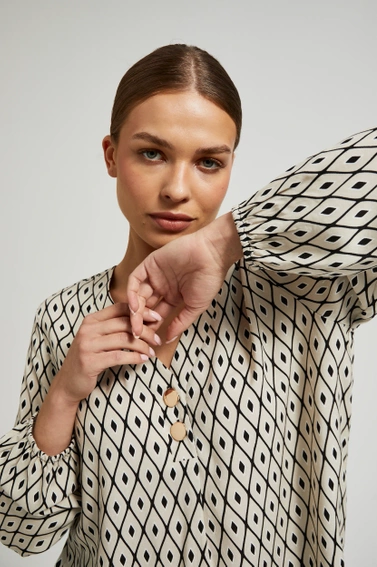 Koszula ze wzorem i ozdobnymi guzikami