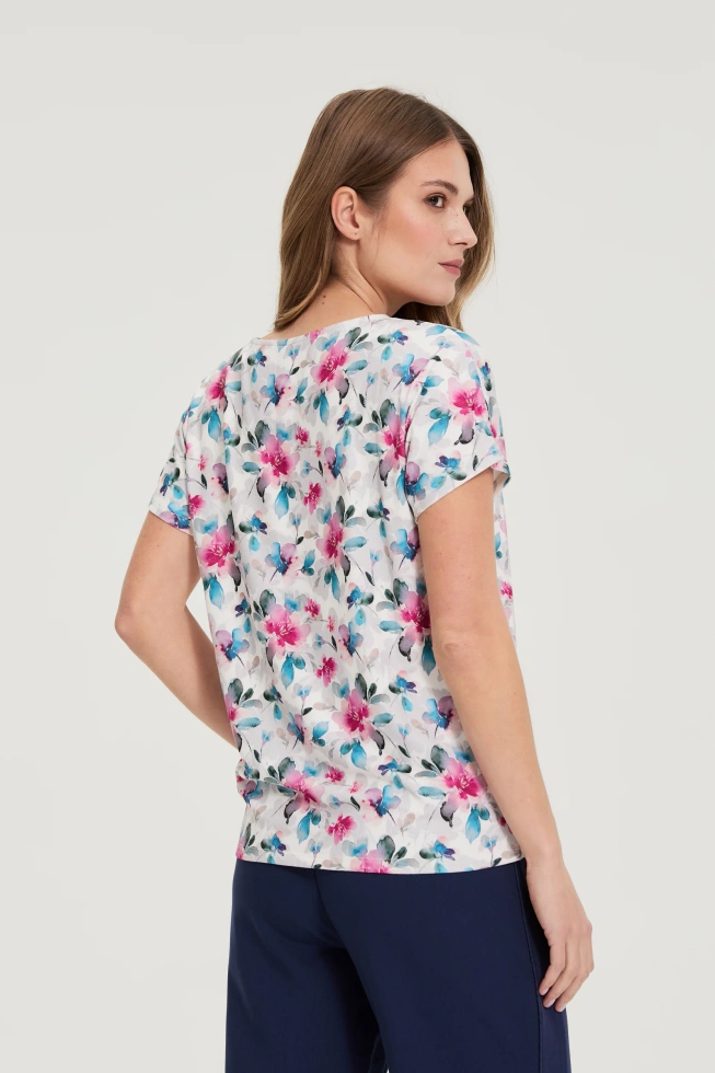 Bluzka z dekoltem w serek biała