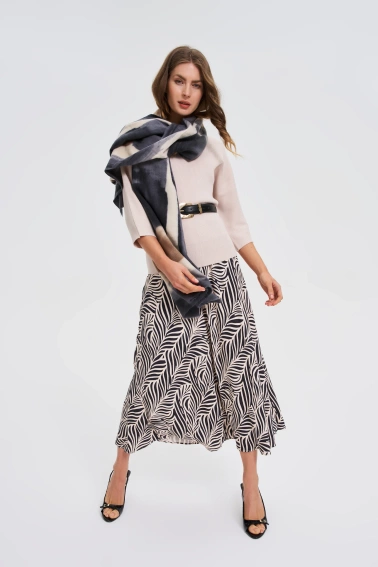 Wzorzysty szal ciemnoszary