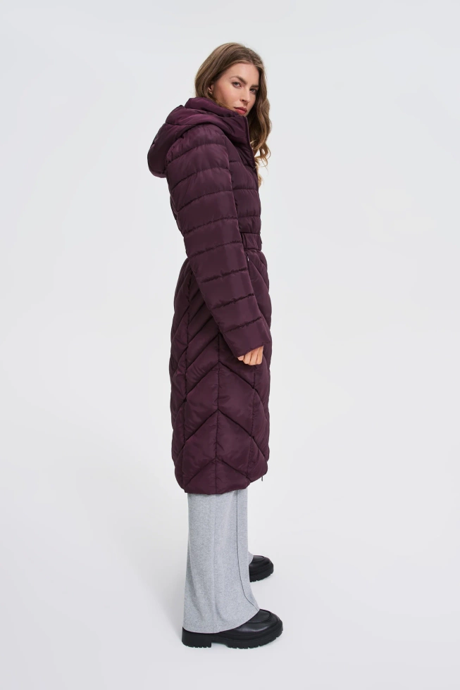 Kurtka z paskiem burgundowa