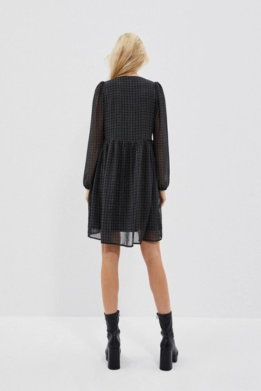 Rozkloszowana sukienka z printem czarna