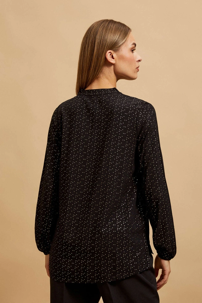 Koszula z dekoltem w serek czarna