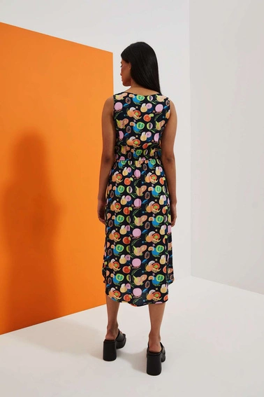 Wzorzysta sukienki midi