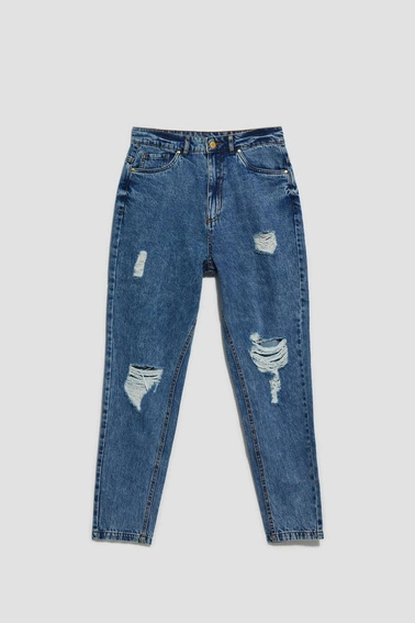 Jeansy boyfriend z przetarciami