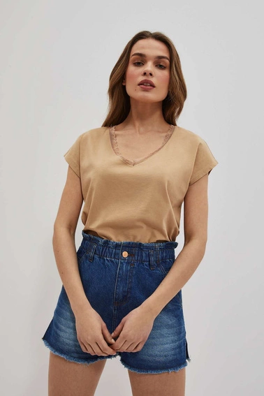 T-shirt z dekoltem w serek ciemnobeżowy