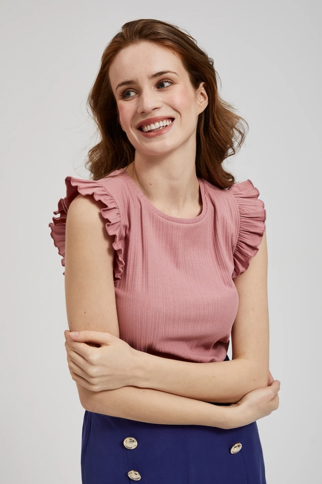 Prążkowana bluzka z falbaną na ramionach różowa