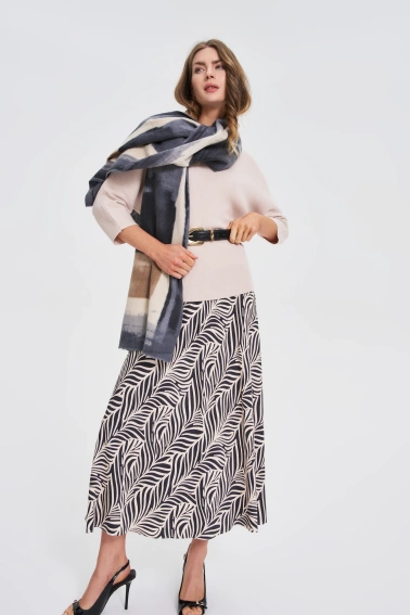 Pasek z ozdobną klamrą czarny