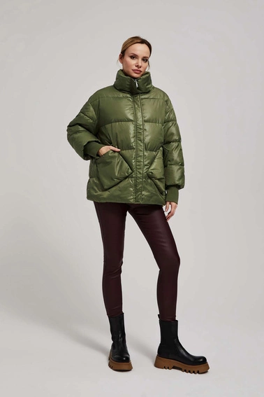 Krótka kurtka z kołnierzem