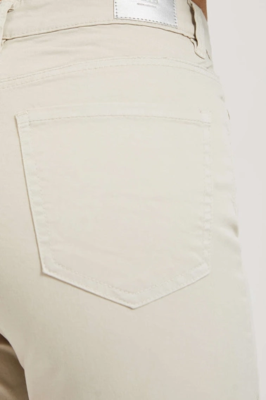 Jeansy mom fit bężowe