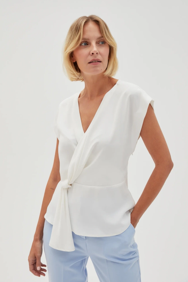 Koszula z wiązaniem biała