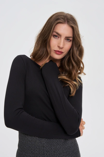 Dopasowana bluzka z długimi rękawami czarna
