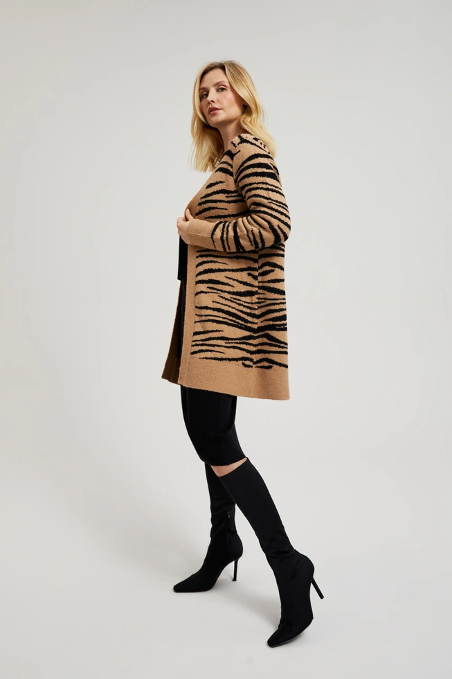 Kardigan z długimi rękwami i zwierzęcym wzorem beżowy