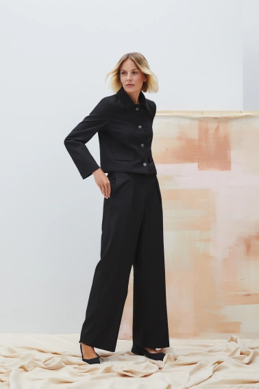 Marynarka z kieszeniami czarna