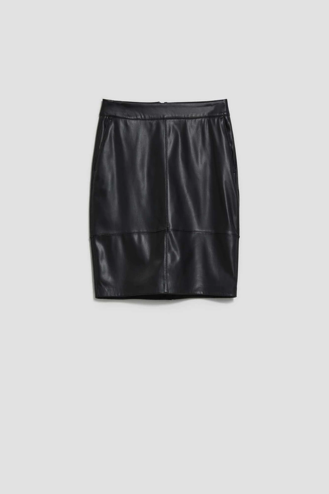 Ołówkowa spódnica ze skóry ekologicznej czarna