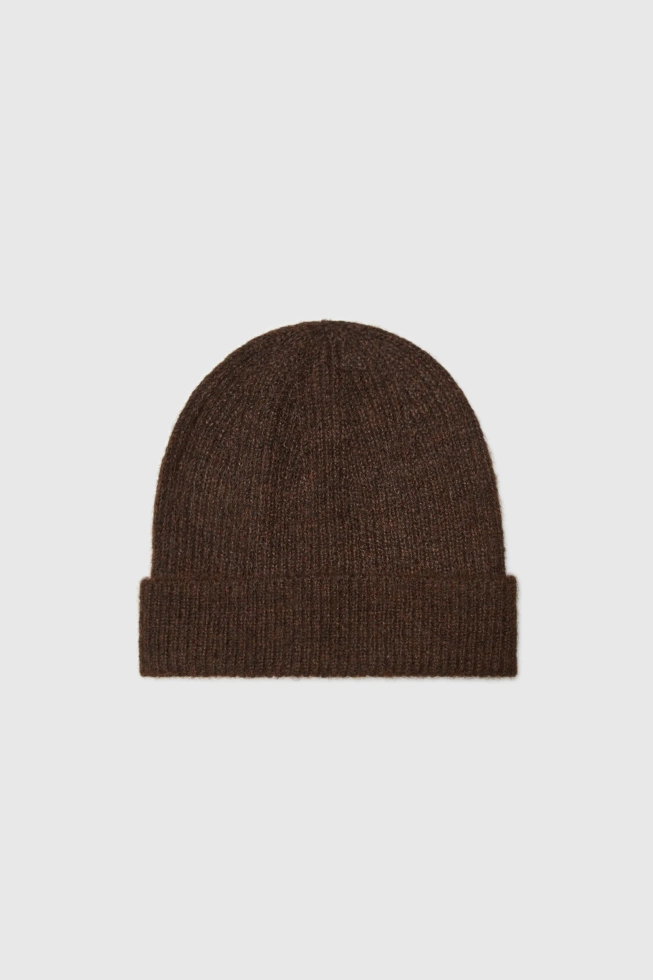 Czapka z dodatkiem wełny brązowa