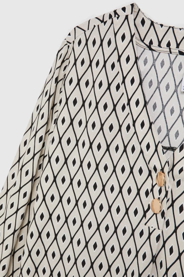 Koszula ze wzorem i ozdobnymi guzikami