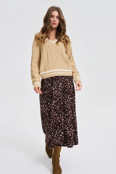 Sweter z dekoltem w serek beżowy