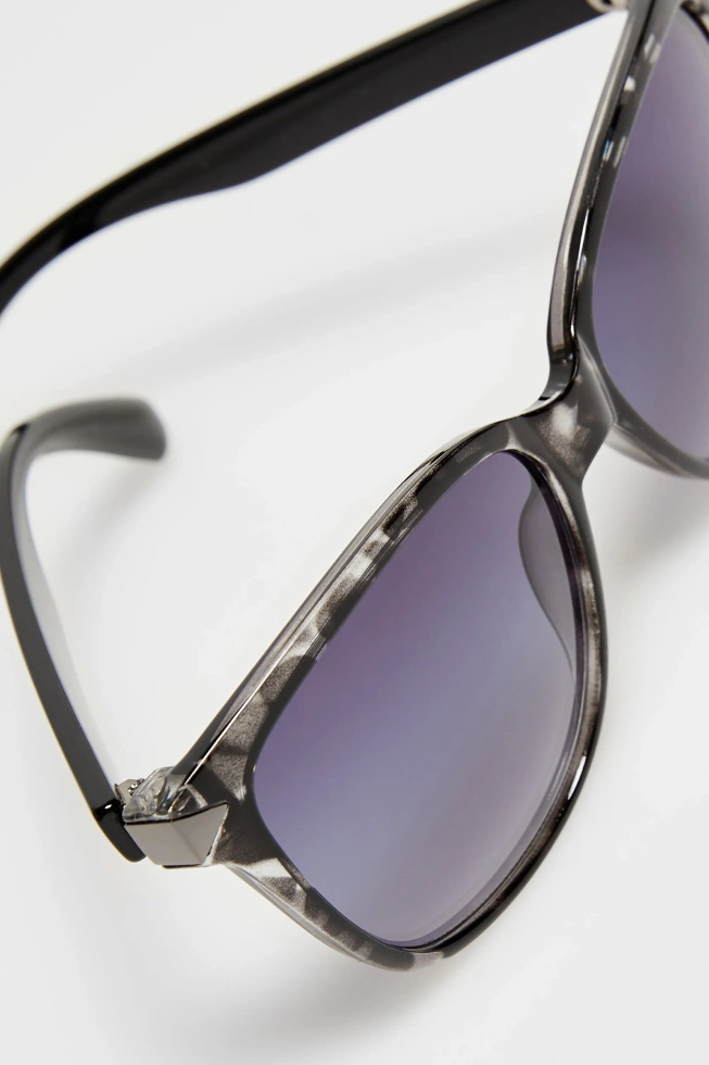 Okulary przeciwsłoneczne szare