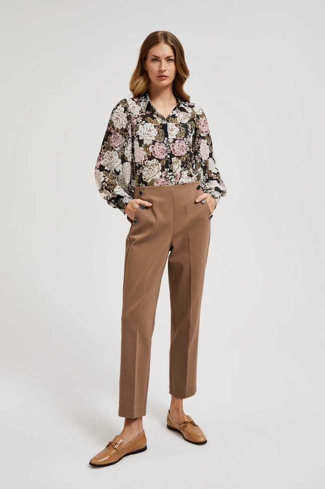 Plisowana koszula z kwiatowym wzorem i bufiastymi rękawami czarna