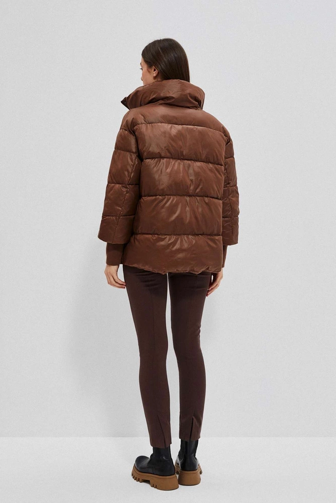 Pikowana kurtka z kołnierzem kasztanowa