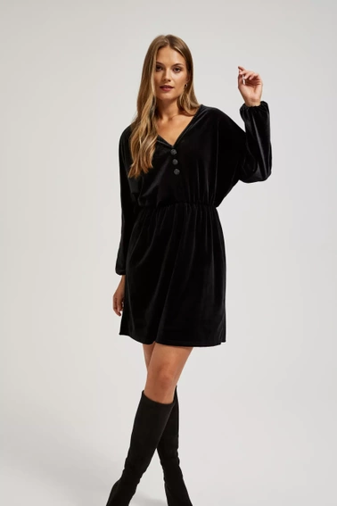 Welurowa sukienka z ozdobnymi guzikami