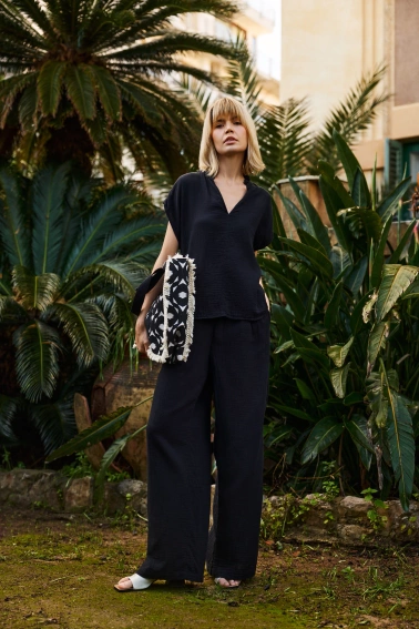 Bawełniane spodnie z szerokimi nogawkami czarne