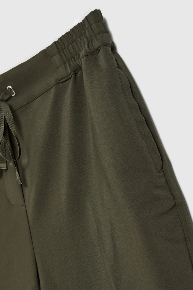 Spodnie z prostymi nogawkami i wiązaniem oliwkowe