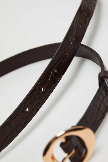 Pasek z ozdobną klamrą i wężowym wzorem brązowy