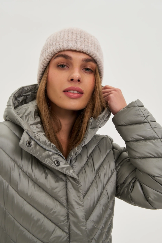 Czapka z dodatkiem wełny beżowa