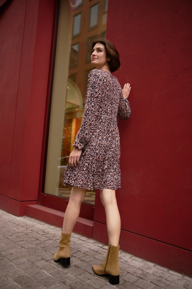 Sukienka w panterkę z falbaną czarna