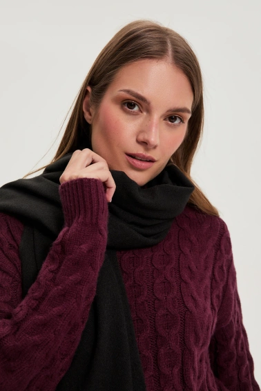 Szal z frędzlami czarny