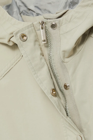 Krótka kurtka z kapturem oliwkowa