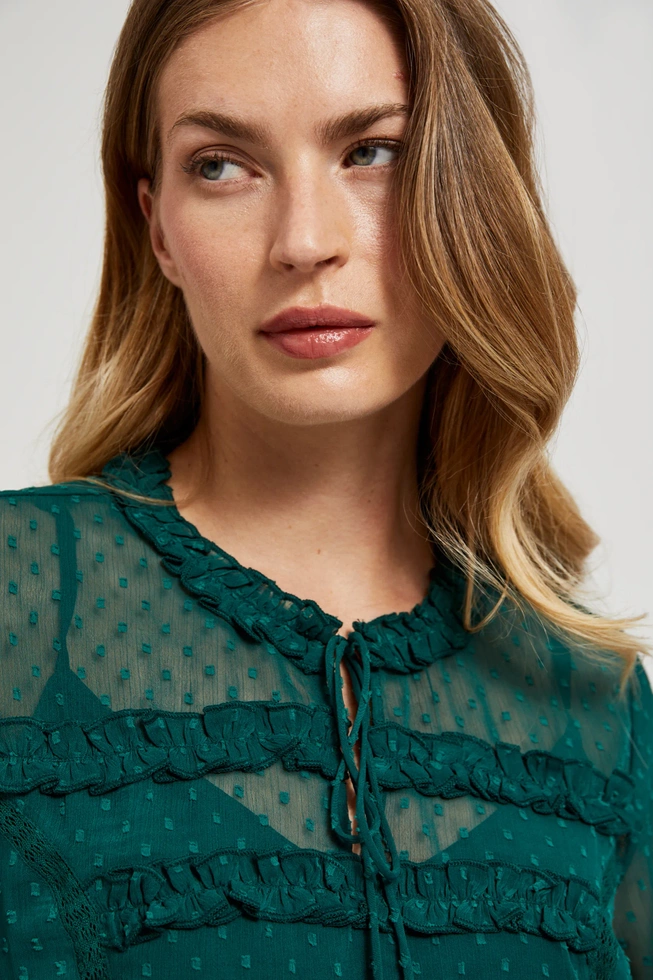 Koszula z falbankami i wiązaniem na dekolcie zielona