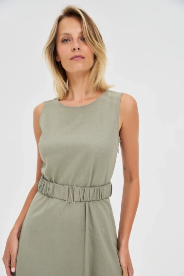 Sukienka z paskiem oliwkowa