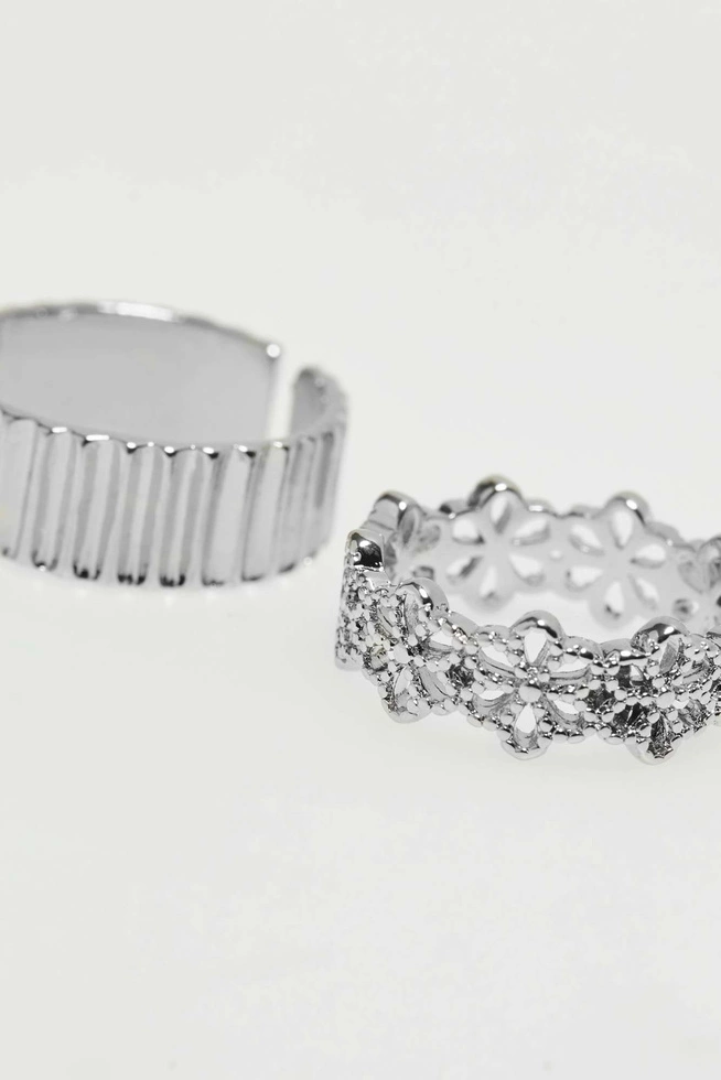 Eleganckie pierścionki - zestaw 4 sztuk